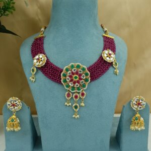 Gorgeous Pendant Necklaces in White