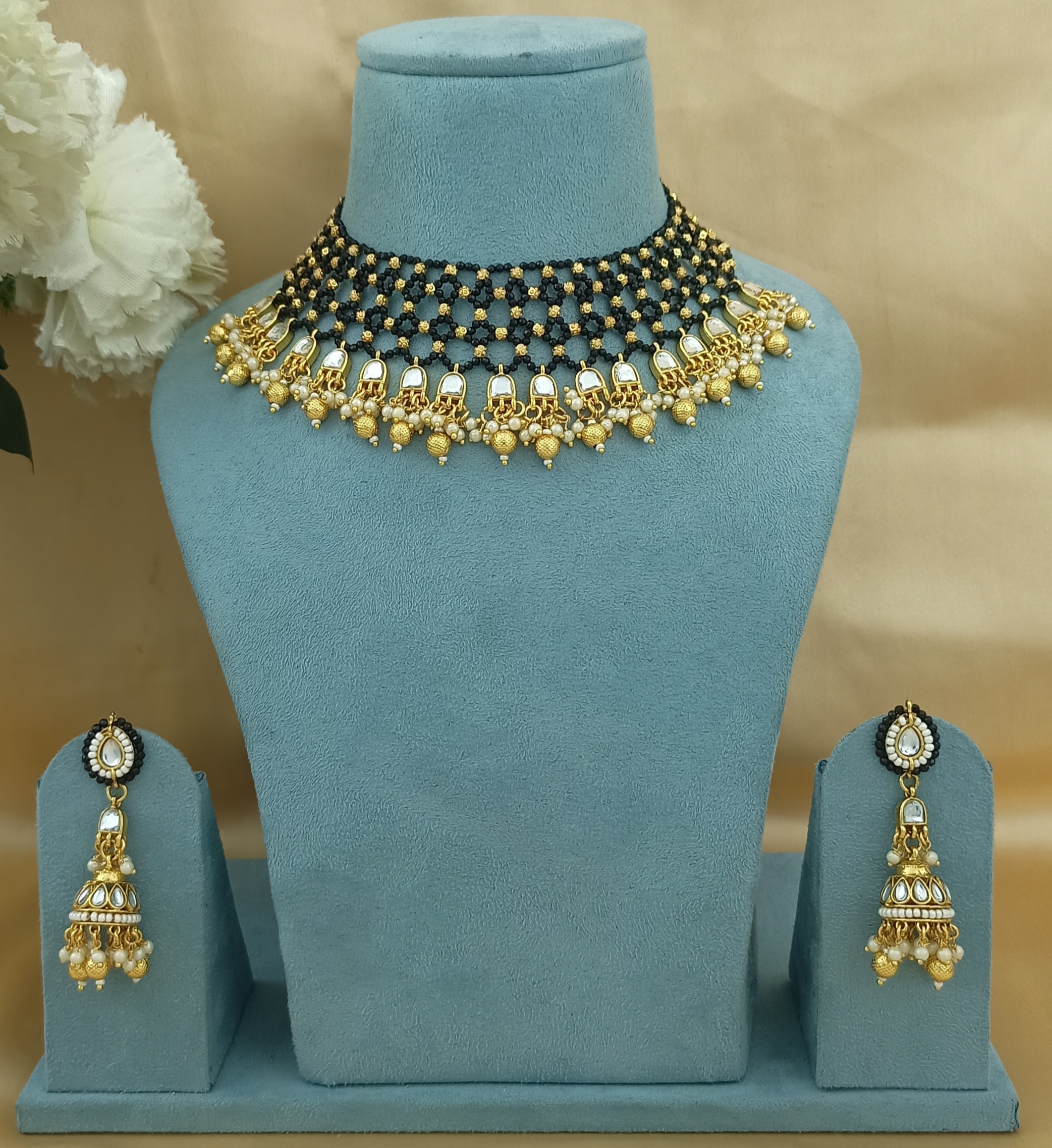 Gorgeous Pendant Necklaces in White